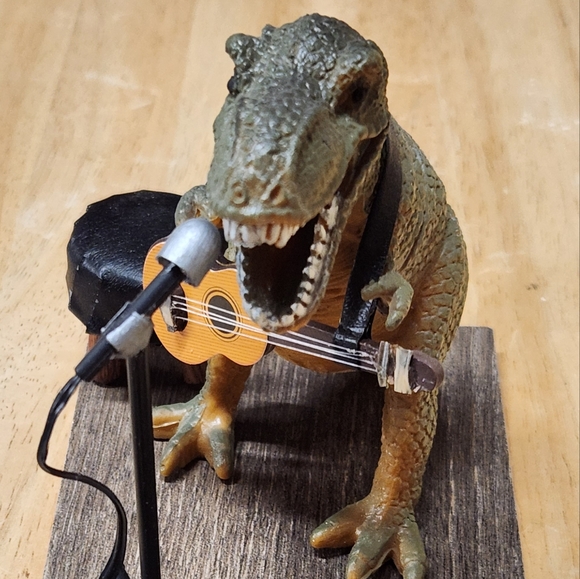 Guitarist T-Rex Dinosaur - Picture 4 of 8